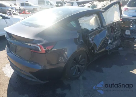 2024 Tesla Model 3 Long Range Dual Motor All-Wheel Drive/Rear-Wheel Drive z USA, uszkodzony, nr VIN 5YJ3E1EA3RF738802